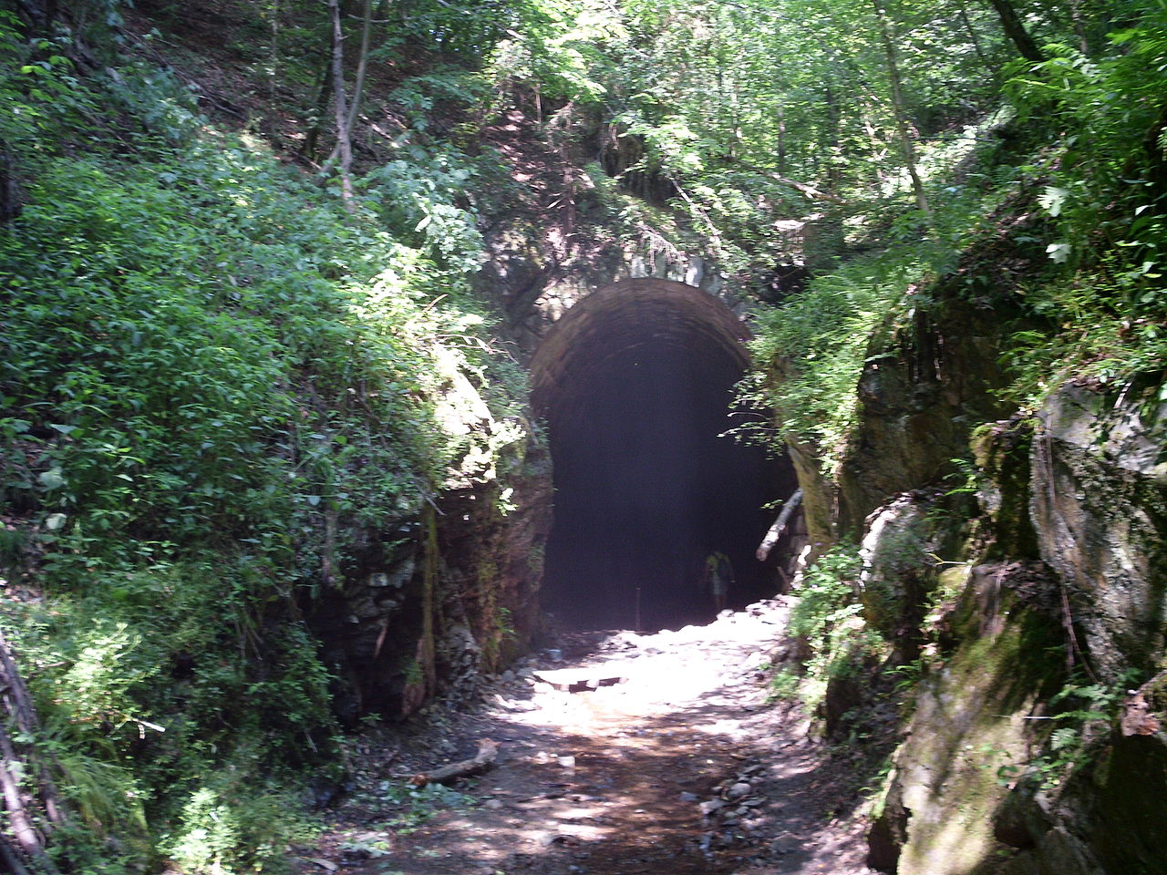 slavosovsky_tunel_western_portal